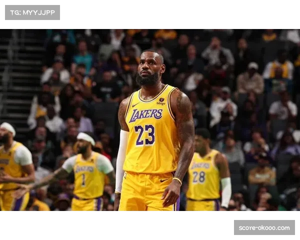 湖人官方确认：浓眉腿伤缺席对阵活塞，球队面临阵容调整